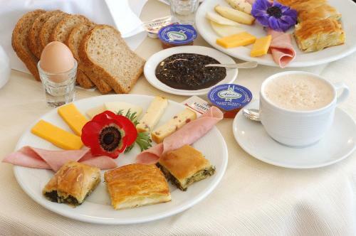 Hostal Petrini Gonia