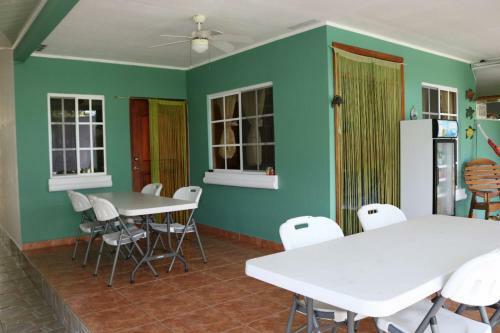 Hostal Bed And Breakfast Little Italy