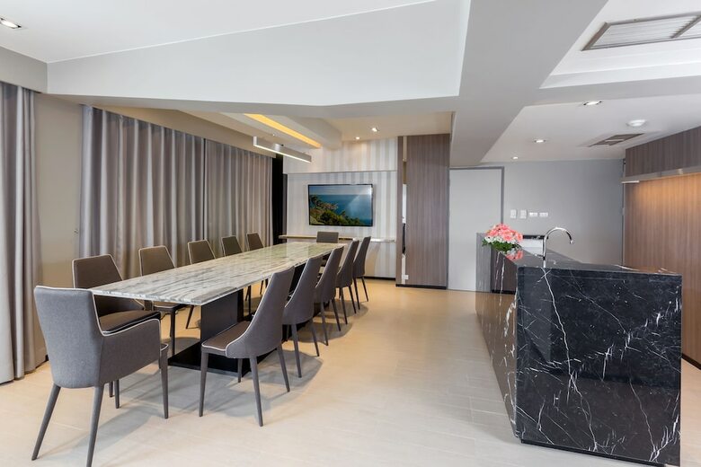 Pearl Hotel