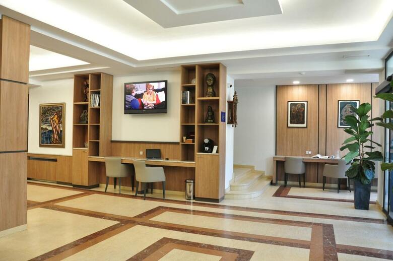 Legends Hotel