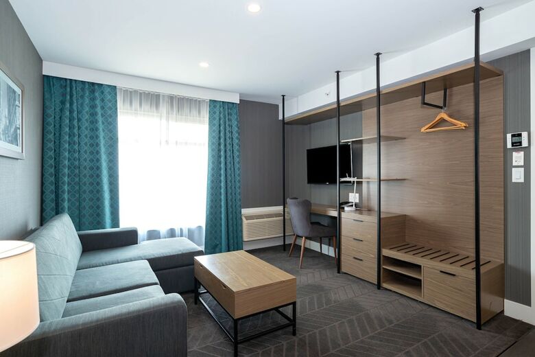 Sandman Hotel Calgary Airport