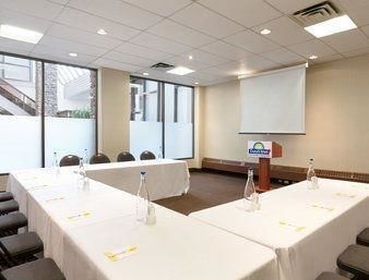 Hotel Days Inn Calgary South