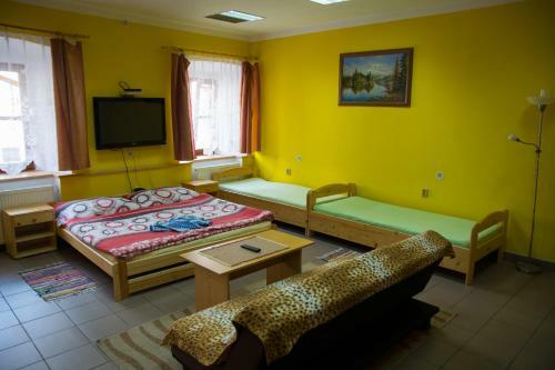 Hostal Penzion H-market