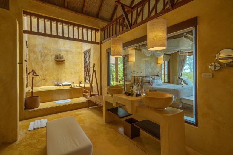 Hotel High Season