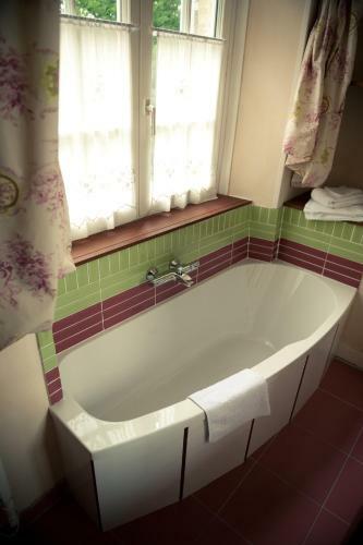 Bed & Breakfast Le Chateau De La Vierge