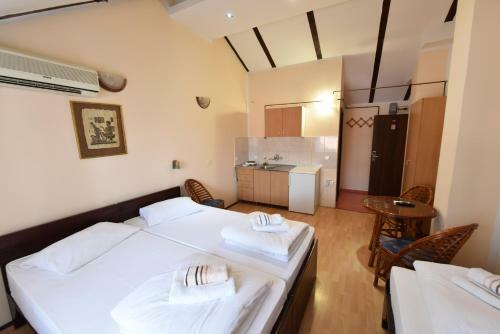 Apartments & Accommodation Stojic