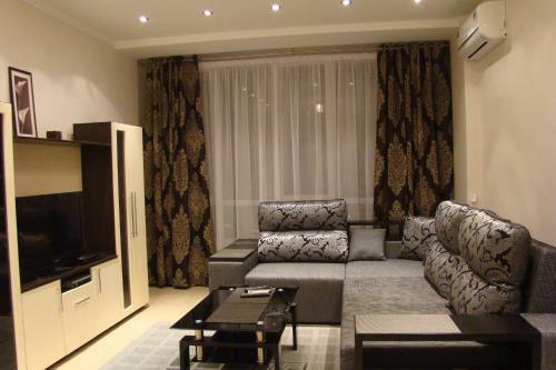 Alex Apartments On Lva Tolstogo