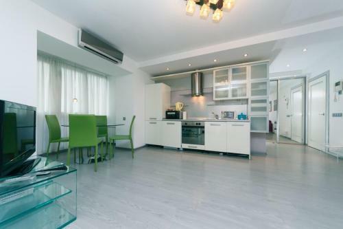 Alex Apartments On Lva Tolstogo