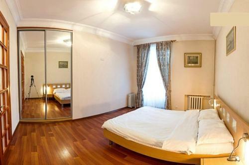 Alex Apartments On Lva Tolstogo