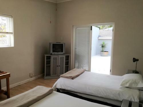 Hostal Livesey Lodge Guest House