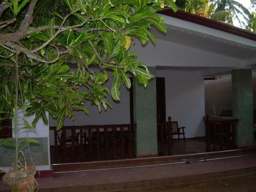 Hostal Bandhusena House & Apartment
