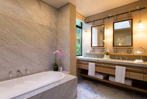 Hotel Delaire Graff Lodges And Spa