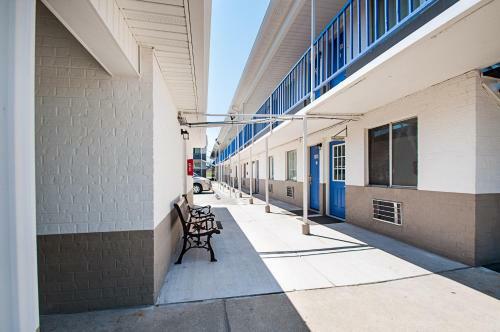 Motel 6 Charles Town