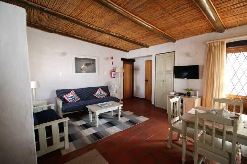 Hostal Baywatch Guest House
