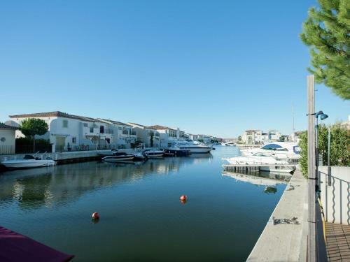 Holiday Home Au Bord De L Eau Aigues Mortes