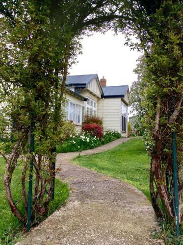 Acacia Bed And Breakfast