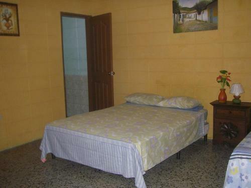 Hostal Guesthouse Dos Molinos B&B