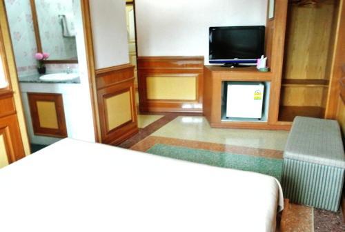 Rose Garden Hotel