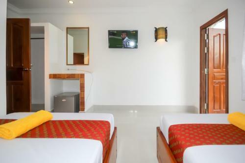 Hotel Blossoming Romduol Lodge