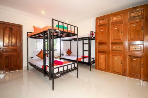 Hotel Blossoming Romduol Lodge