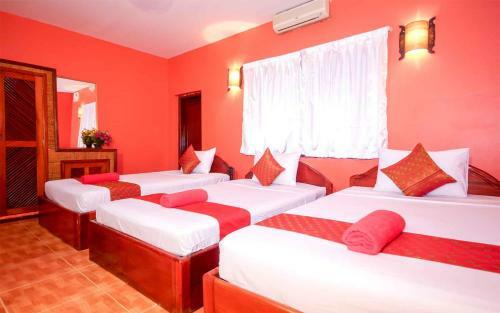 Hotel Blossoming Romduol Lodge