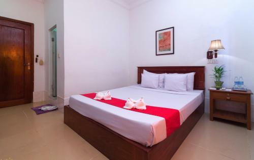 Hotel Blossoming Romduol Lodge