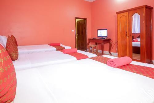 Hotel Blossoming Romduol Lodge