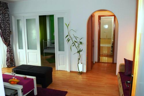 Sunny Old Town Apartments