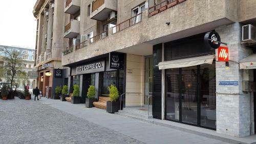 Sunny Old Town Apartments