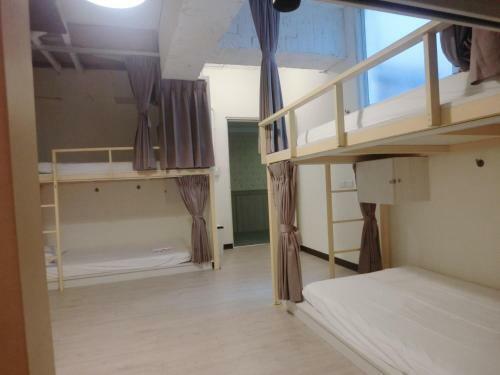 Easyinn Hotel & Hostel