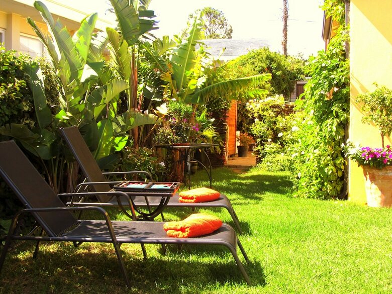 Hostal A Vue Guesthouse