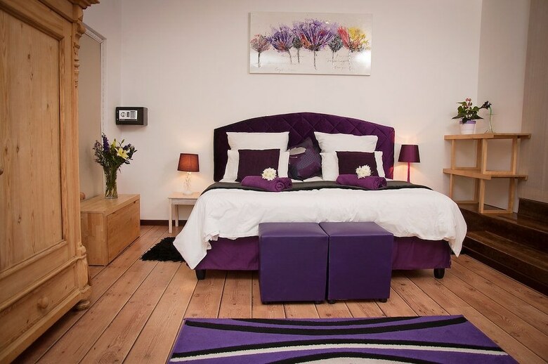Hostal A Vue Guesthouse