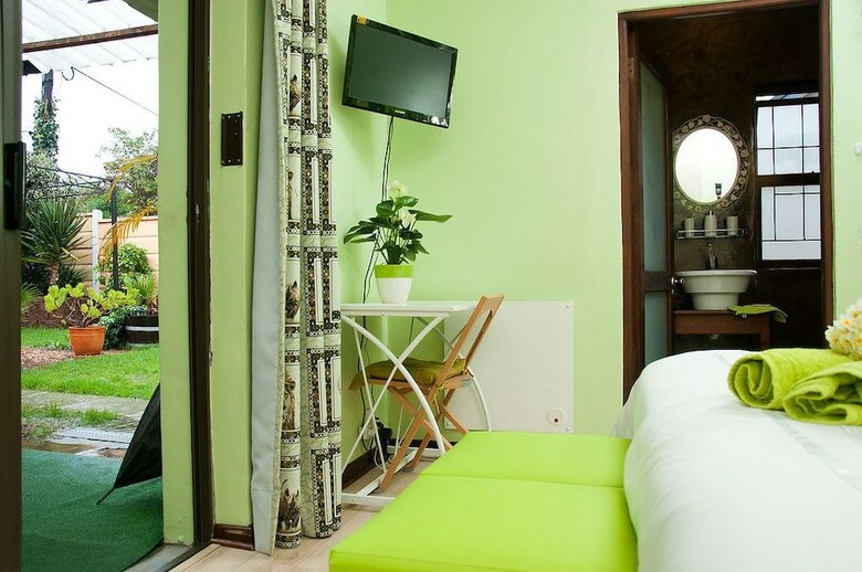 Hostal A Vue Guesthouse