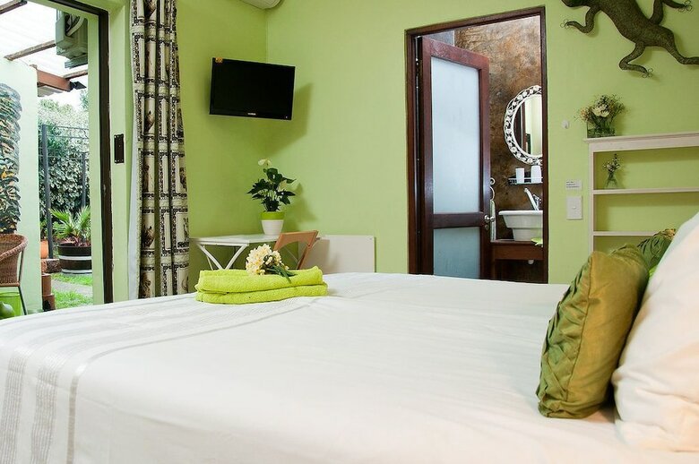 Hostal A Vue Guesthouse