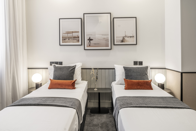 Port Hotel