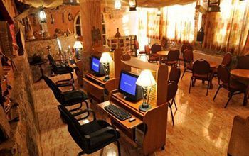 Hotel Amra Palace