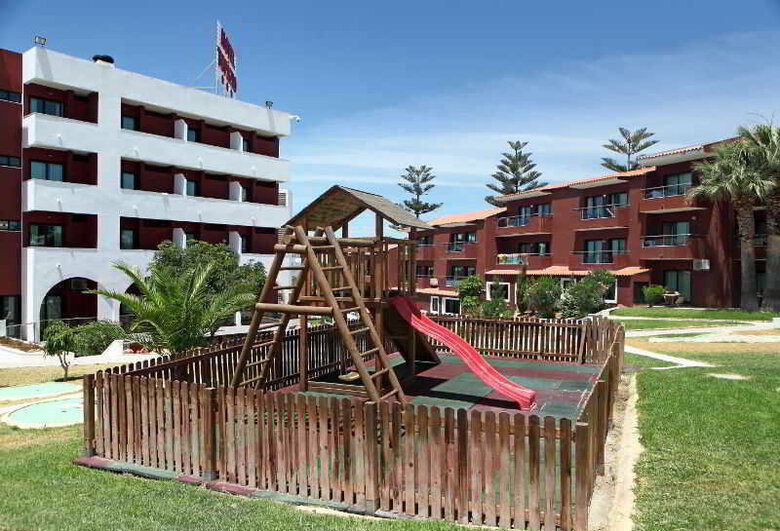 Topazio Mar Beach Hotel & Apartments