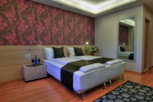Z Executive Boutique Hotel