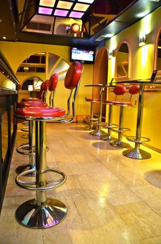 Golden Card Motel