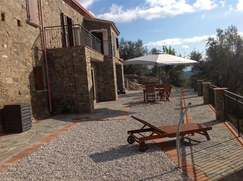 Hostal La Torretta Di Pollica