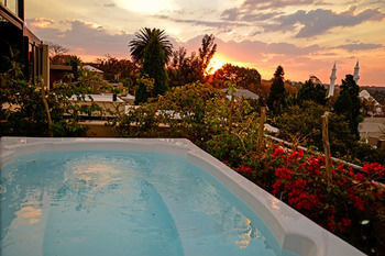 Hostal The Residence
