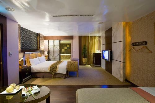 Crystal Business Motel