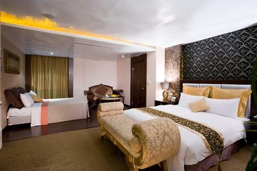 Crystal Business Motel