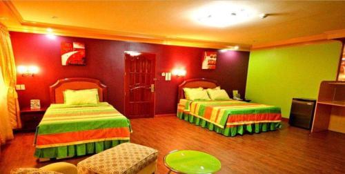 C & L Sea View Hotel