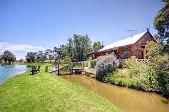 Agroturismo Stonewell Cottages And Vineyards