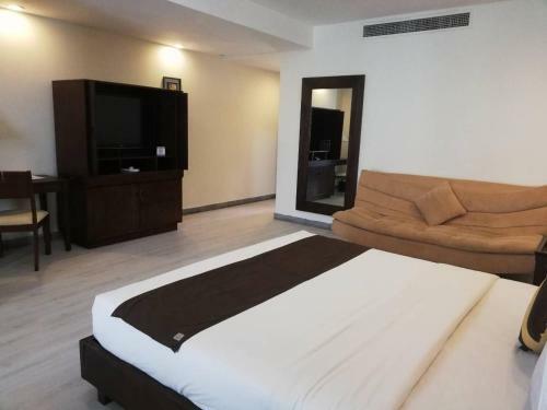 Hotel Holiday Villa Nataya