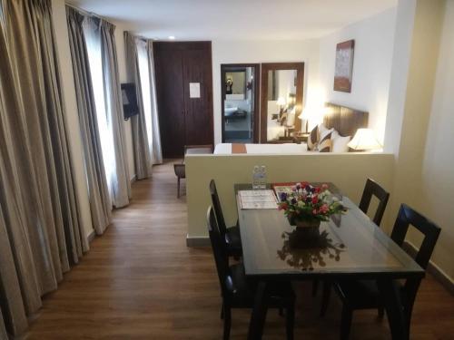 Hotel Holiday Villa Nataya
