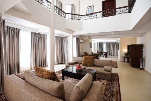 Hotel Holiday Villa Nataya