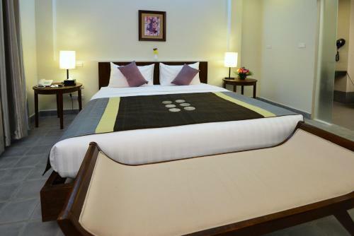 Hotel Holiday Villa Nataya