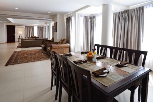 Hotel Holiday Villa Nataya